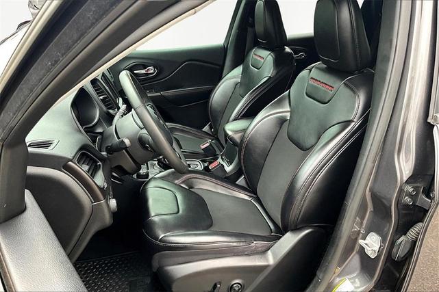 Photo of 2020 Granite Crystal Clearcoat Metallic Jeep Cherokee