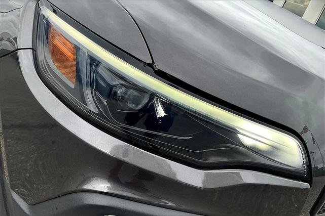 Photo of 2020 Granite Crystal Clearcoat Metallic Jeep Cherokee