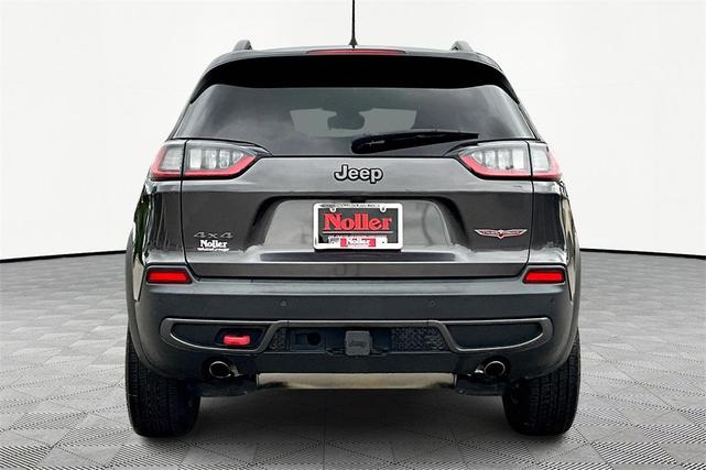 Photo of 2020 Granite Crystal Clearcoat Metallic Jeep Cherokee
