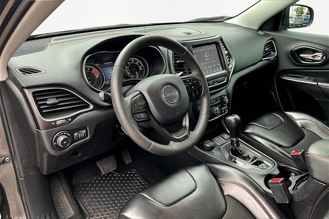 Photo of 2020 Granite Crystal Clearcoat Metallic Jeep Cherokee