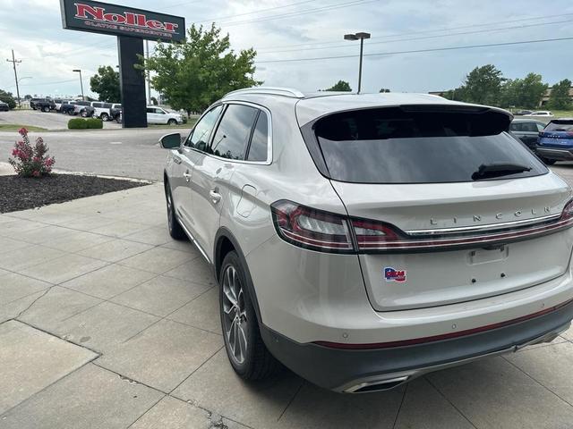 Photo of 2021 Ceramic White Lincoln Nautilus
