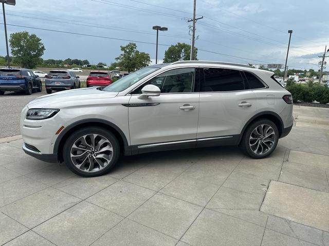 Photo of 2021 Ceramic White Lincoln Nautilus