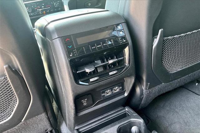 Photo of 2021 Diamond Black Jeep Grand Cherokee L