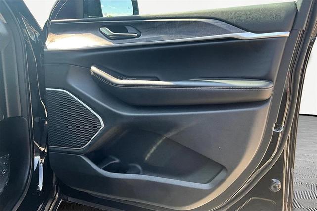Photo of 2021 Diamond Black Jeep Grand Cherokee L