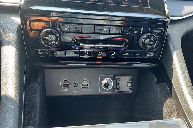 Photo of 2021 Diamond Black Jeep Grand Cherokee L
