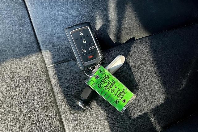 Photo of 2021 Diamond Black Jeep Grand Cherokee L