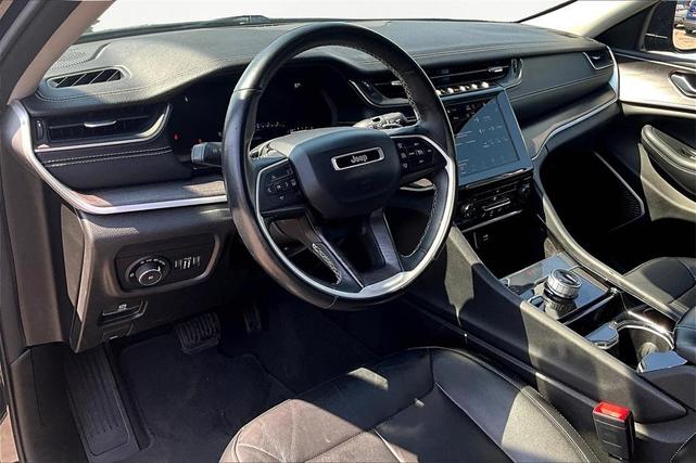 Photo of 2021 Diamond Black Jeep Grand Cherokee L