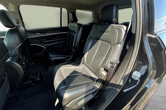 Photo of 2021 Diamond Black Jeep Grand Cherokee L
