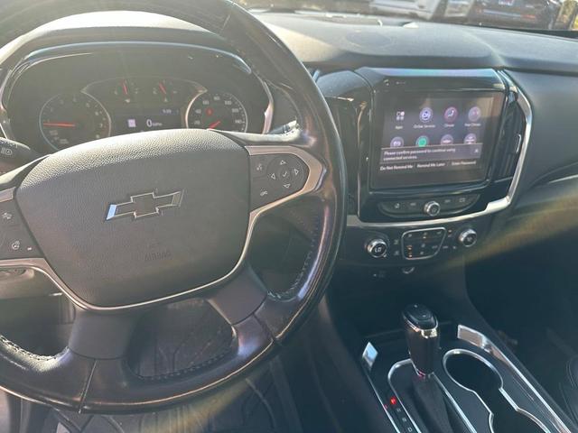 Photo of 2020 Graphite Metallic Chevrolet Traverse