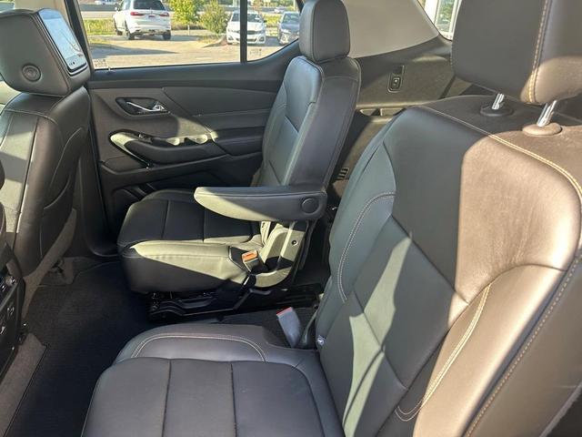 Photo of 2020 Graphite Metallic Chevrolet Traverse