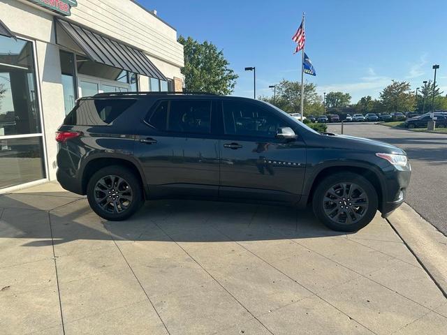 Photo of 2020 Graphite Metallic Chevrolet Traverse