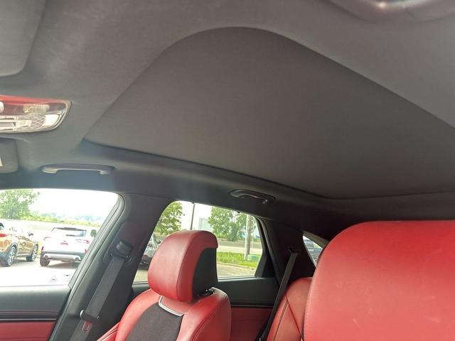 Photo of 2022 Alta White Genesis GV70