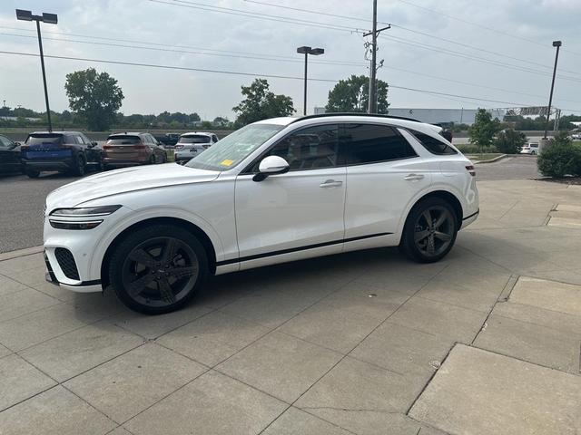 Photo of 2022 Alta White Genesis GV70