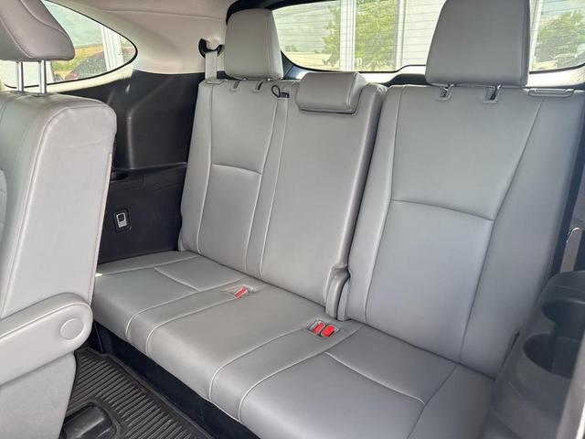 Photo of 2022 Ruby Flare Pearl Toyota Highlander