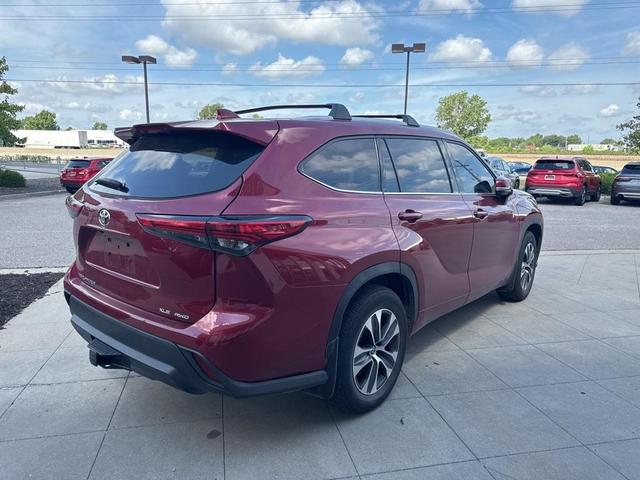 Photo of 2022 Ruby Flare Pearl Toyota Highlander