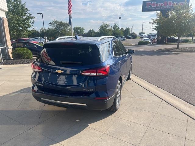 Photo of 2022 Blue Glow Metallic Chevrolet Equinox