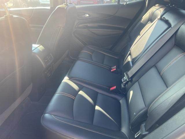 Photo of 2022 Blue Glow Metallic Chevrolet Equinox