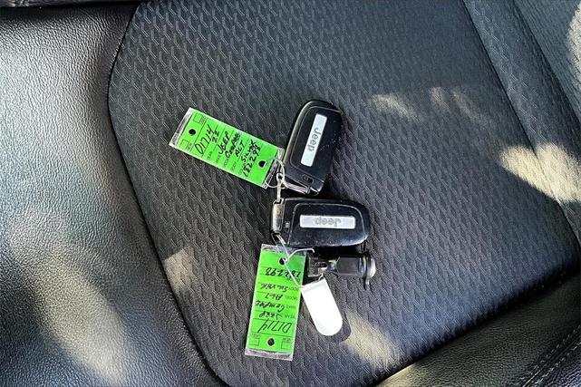 Photo of 2022 Billet Silver Metallic Clearcoat Jeep Compass