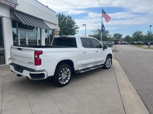 Photo of 2024 Iridescent Pearl Tricoat Chevrolet Silverado 1500