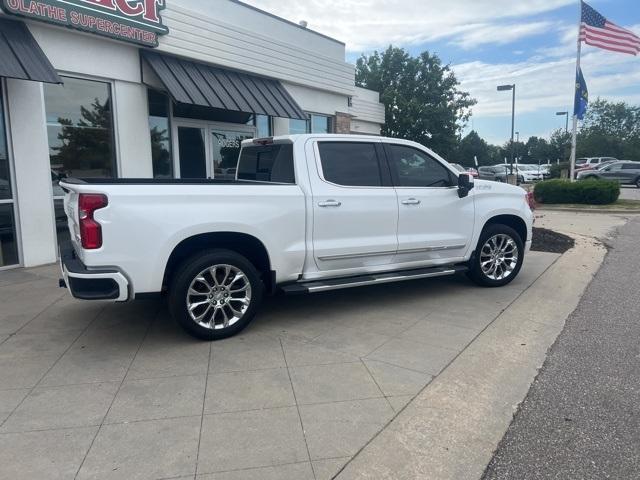 Photo of 2024 Iridescent Pearl Tricoat Chevrolet Silverado 1500