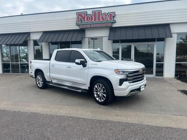 Photo of 2024 Iridescent Pearl Tricoat Chevrolet Silverado 1500