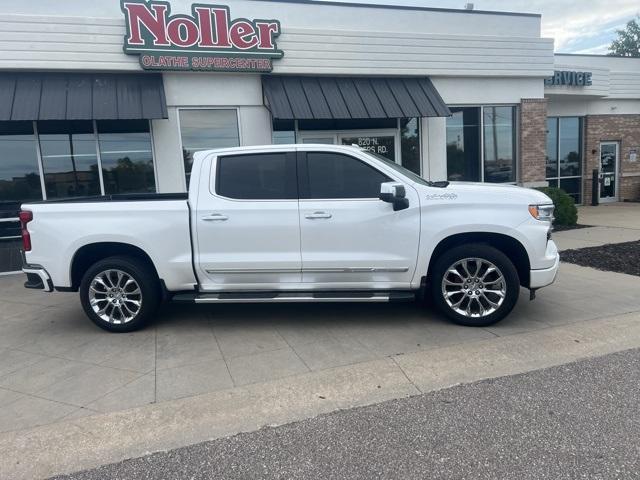 Photo of 2024 Iridescent Pearl Tricoat Chevrolet Silverado 1500
