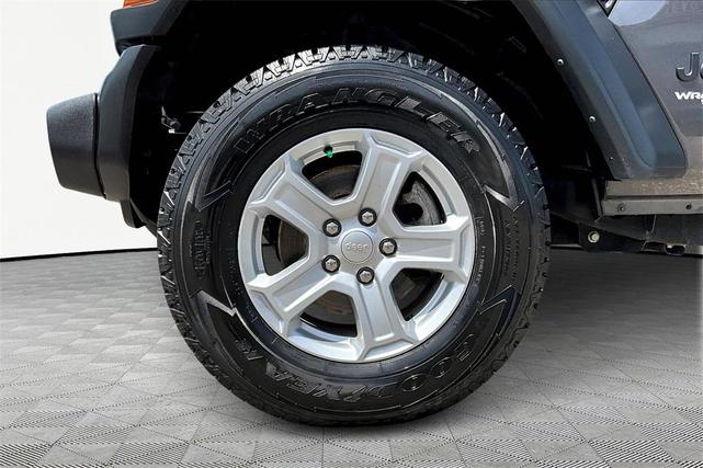 Photo of 2021 Granite Crystal Clearcoat Metallic Jeep Wrangler Unlimited