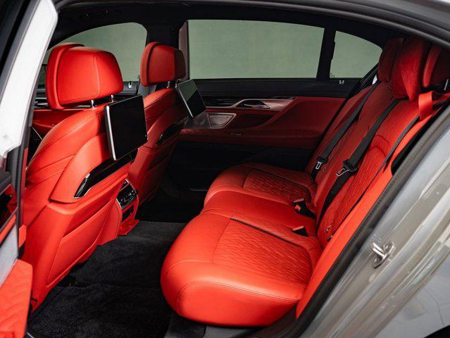 Photo of 2022 Special Order Color BMW ALPINA B7
