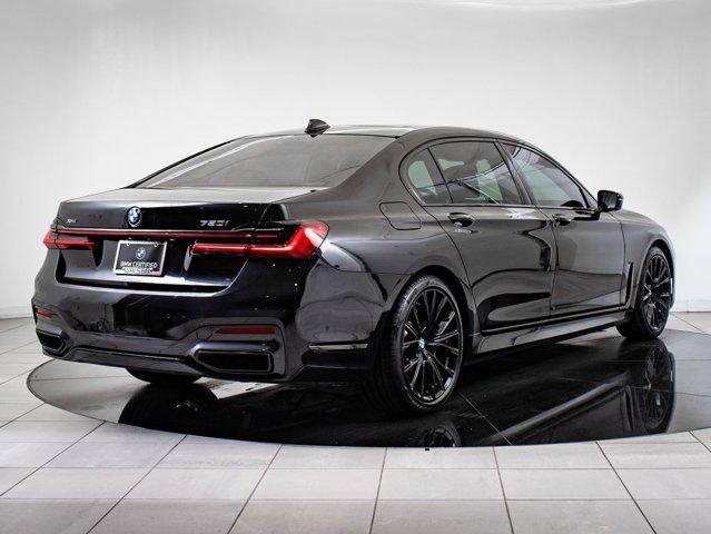 Photo of 2022 Black Sapphire Metallic BMW 750