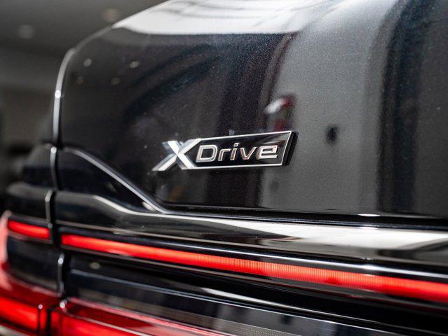Photo of 2022 Black Sapphire Metallic BMW 750