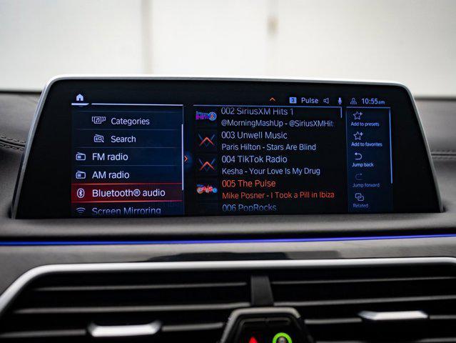 Photo of 2022 Black Sapphire Metallic BMW 750