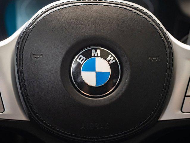Photo of 2022 Black Sapphire Metallic BMW 750