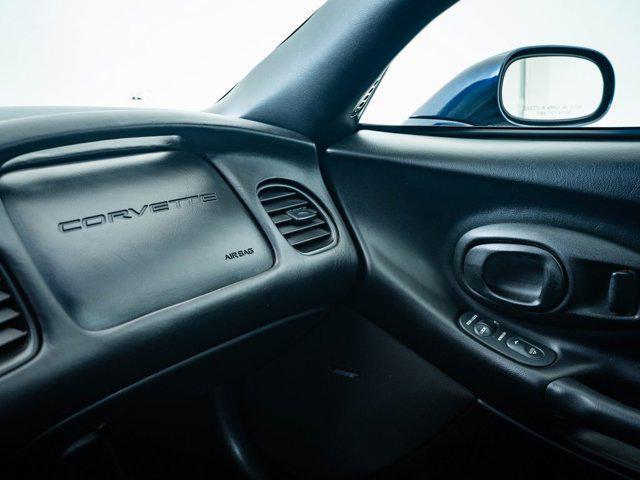 Photo of 2000 Dark Sapphire Metallic Chevrolet Corvette