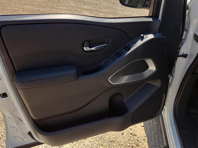 Photo of 2026 Glacier White Nissan Frontier