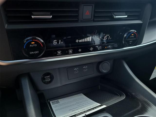 Photo of 2025 Gun Metallic Nissan Rogue