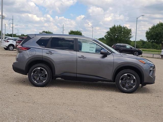 Photo of 2025 Gun Metallic Nissan Rogue