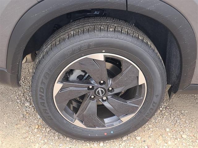 Photo of 2025 Gun Metallic Nissan Rogue
