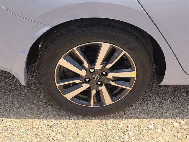 Photo of 2025 Gray Sky Pearl Nissan Versa