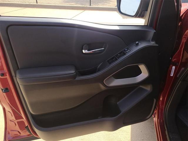 Photo of 2024 Cardinal Red Metallic Nissan Frontier