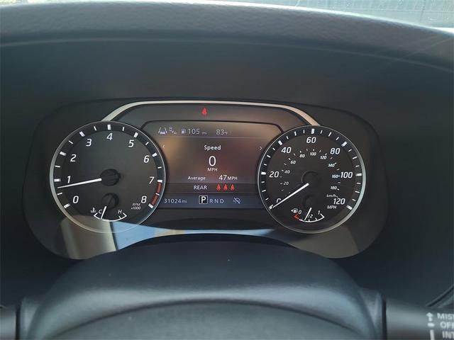 Photo of 2024 Cardinal Red Metallic Nissan Frontier