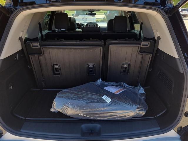 Photo of 2025 Black Nissan Pathfinder