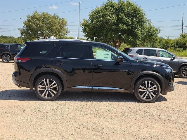 Photo of 2025 Black Nissan Pathfinder