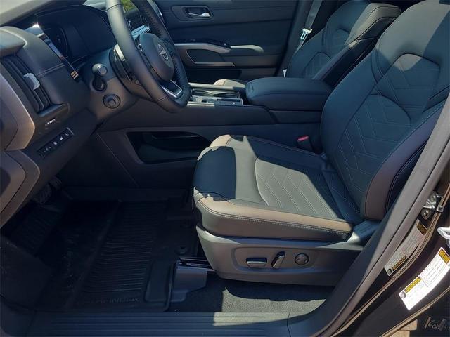 Photo of 2025 Black Nissan Pathfinder