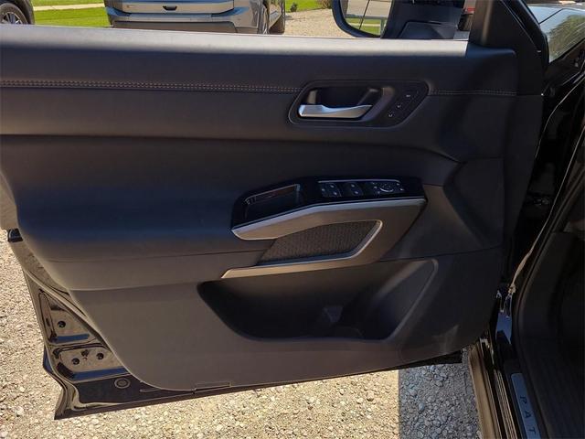 Photo of 2025 Black Nissan Pathfinder