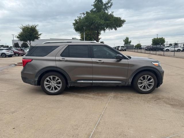 Photo of 2021 Gray Metallic Ford Explorer