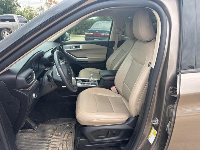 Photo of 2021 Gray Metallic Ford Explorer