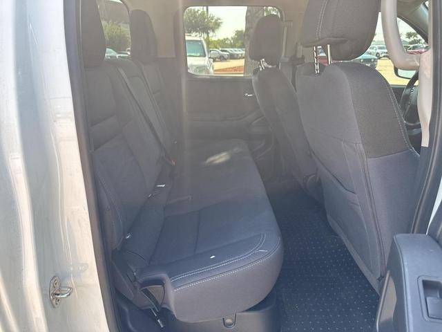 Photo of 2024 Glacier White Nissan Frontier