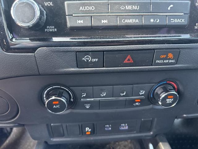 Photo of 2024 Glacier White Nissan Frontier