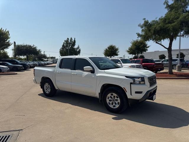 Photo of 2024 Glacier White Nissan Frontier