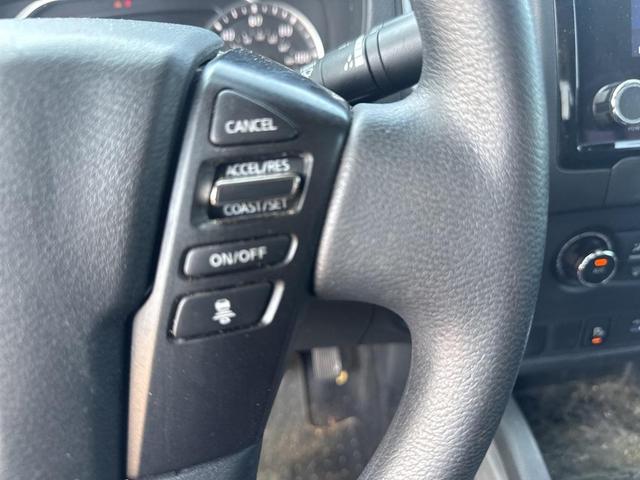 Photo of 2024 Glacier White Nissan Frontier